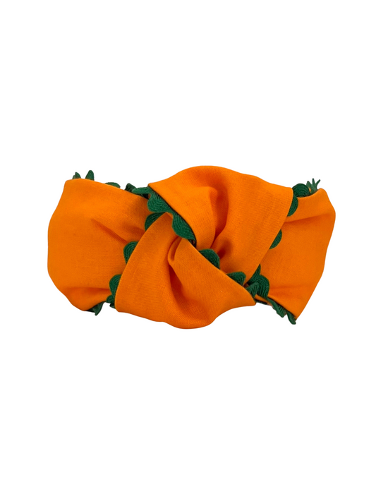 Green Scallop on Orange