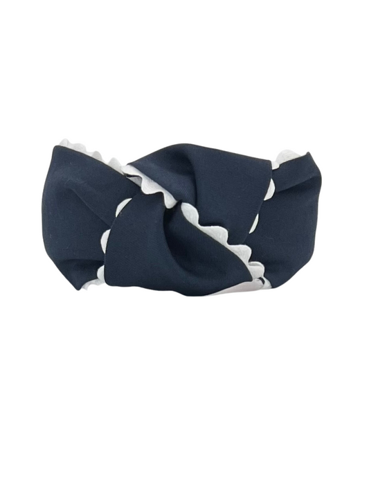 White Scallop on Navy